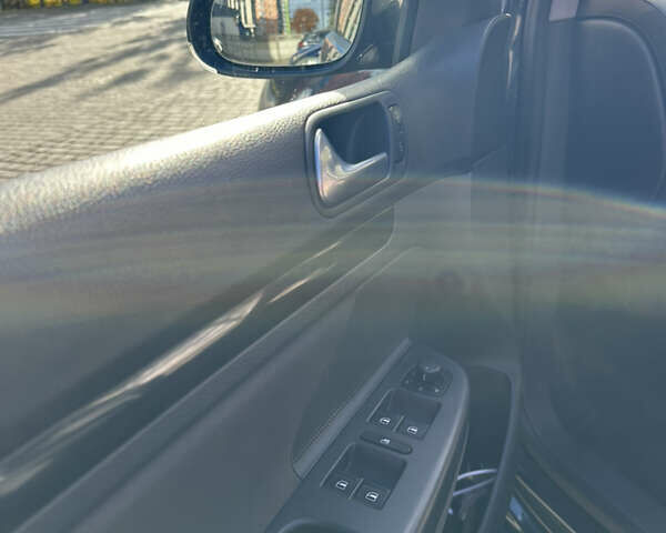 Синий Фольксваген Гольф ГТИ, объемом двигателя 1.4 л и пробегом 230 тыс. км за 5900 $, фото 16 на Automoto.ua