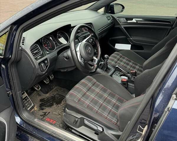 Синий Фольксваген Гольф ГТИ, объемом двигателя 1.98 л и пробегом 146 тыс. км за 15000 $, фото 7 на Automoto.ua