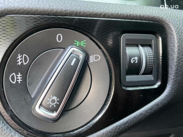 Синий Фольксваген Гольф ГТИ, объемом двигателя 2 л и пробегом 230 тыс. км за 11990 $, фото 30 на Automoto.ua