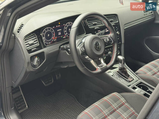Синий Фольксваген Гольф ГТИ, объемом двигателя 2 л и пробегом 118 тыс. км за 22700 $, фото 11 на Automoto.ua