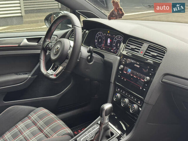 Синий Фольксваген Гольф ГТИ, объемом двигателя 2 л и пробегом 118 тыс. км за 22700 $, фото 19 на Automoto.ua