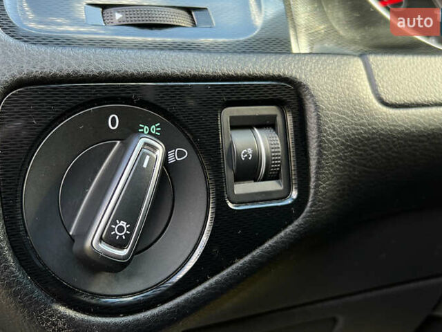 Синій Фольксваген Гольф ГТІ, об'ємом двигуна 1.98 л та пробігом 75 тис. км за 15850 $, фото 19 на Automoto.ua