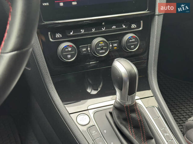 Синий Фольксваген Гольф ГТИ, объемом двигателя 2 л и пробегом 118 тыс. км за 22700 $, фото 27 на Automoto.ua