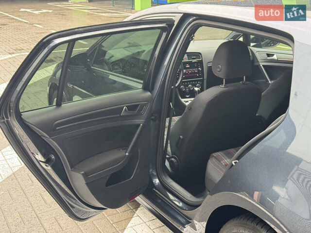 Синий Фольксваген Гольф ГТИ, объемом двигателя 2 л и пробегом 118 тыс. км за 22700 $, фото 12 на Automoto.ua