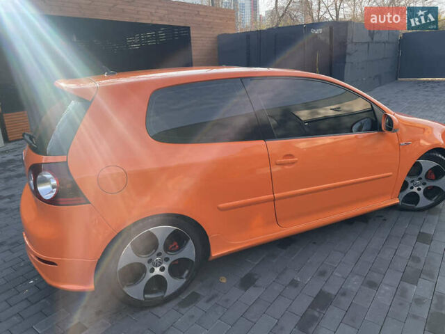 Оранжевый Фольксваген Гольф ГТИ, объемом двигателя 2 л и пробегом 290 тыс. км за 8999 $, фото 1 на Automoto.ua