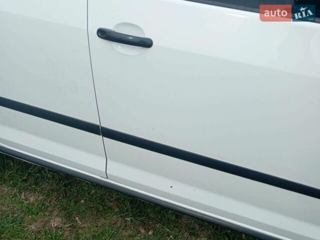 Білий Фольксваген Golf Plus, об'ємом двигуна 1.4 л та пробігом 240 тис. км за 5000 $, фото 12 на Automoto.ua