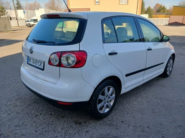 Белый Фольксваген Гольф Плюс, объемом двигателя 1.4 л и пробегом 264 тыс. км за 3950 $, фото 3 на Automoto.ua