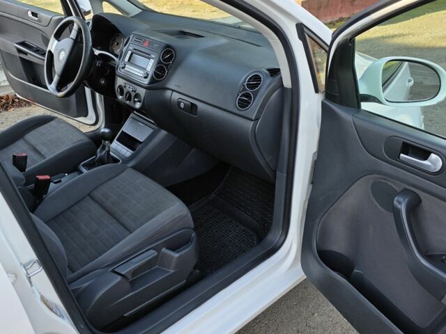 Білий Фольксваген Golf Plus, об'ємом двигуна 1.9 л та пробігом 295 тис. км за 5600 $, фото 19 на Automoto.ua