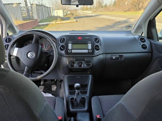 Білий Фольксваген Golf Plus, об'ємом двигуна 1.9 л та пробігом 295 тис. км за 5600 $, фото 16 на Automoto.ua