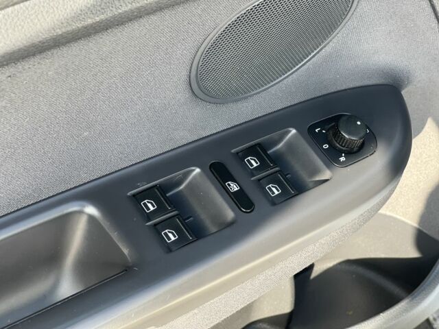 Білий Фольксваген Golf Plus, об'ємом двигуна 1.9 л та пробігом 220 тис. км за 7200 $, фото 6 на Automoto.ua