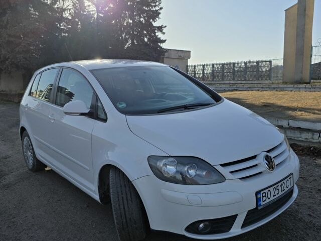 Білий Фольксваген Golf Plus, об'ємом двигуна 1.9 л та пробігом 295 тис. км за 5600 $, фото 4 на Automoto.ua