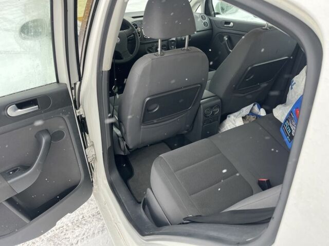 Белый Фольксваген Гольф Плюс, объемом двигателя 1.9 л и пробегом 271 тыс. км за 3029 $, фото 6 на Automoto.ua