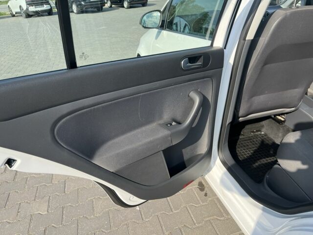 Білий Фольксваген Golf Plus, об'ємом двигуна 1.9 л та пробігом 220 тис. км за 7200 $, фото 12 на Automoto.ua