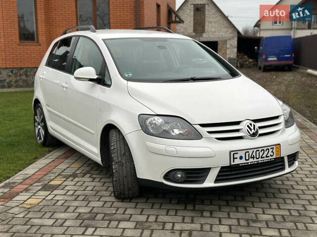Белый Фольксваген Гольф Плюс, объемом двигателя 1.4 л и пробегом 167 тыс. км за 6500 $, фото 9 на Automoto.ua