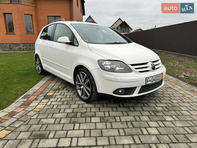 Белый Фольксваген Гольф Плюс, объемом двигателя 1.4 л и пробегом 167 тыс. км за 6500 $, фото 18 на Automoto.ua