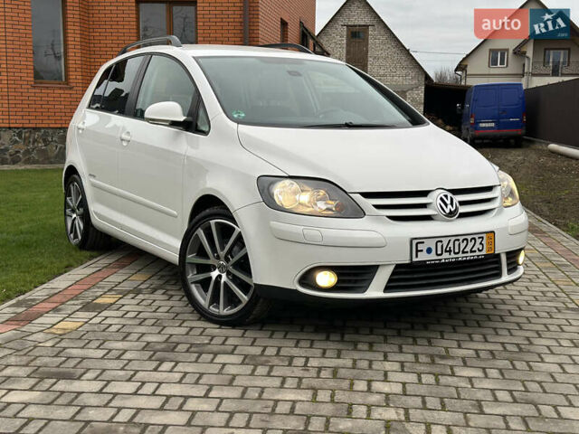 Белый Фольксваген Гольф Плюс, объемом двигателя 1.4 л и пробегом 167 тыс. км за 6500 $, фото 4 на Automoto.ua