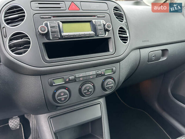 Белый Фольксваген Гольф Плюс, объемом двигателя 1.4 л и пробегом 167 тыс. км за 6500 $, фото 25 на Automoto.ua