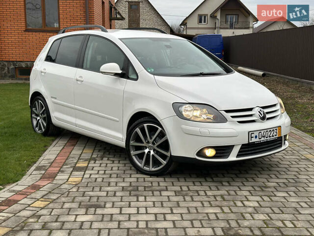 Белый Фольксваген Гольф Плюс, объемом двигателя 1.4 л и пробегом 167 тыс. км за 6500 $, фото 3 на Automoto.ua