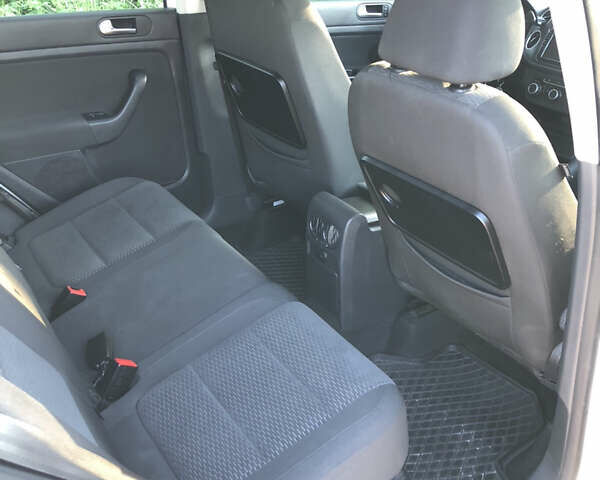 Белый Фольксваген Гольф Плюс, объемом двигателя 1.6 л и пробегом 280 тыс. км за 8200 $, фото 14 на Automoto.ua