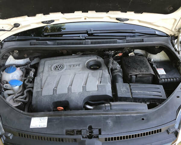 Белый Фольксваген Гольф Плюс, объемом двигателя 1.6 л и пробегом 280 тыс. км за 8200 $, фото 37 на Automoto.ua