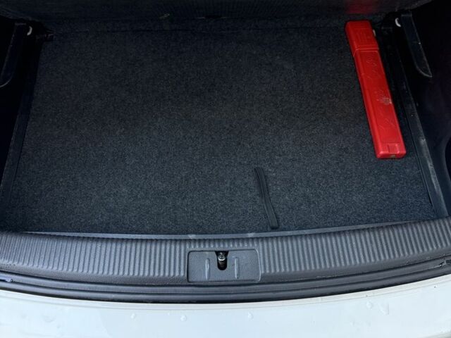 Білий Фольксваген Golf Plus, об'ємом двигуна 1.4 л та пробігом 260 тис. км за 6800 $, фото 10 на Automoto.ua