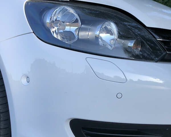 Белый Фольксваген Гольф Плюс, объемом двигателя 1.6 л и пробегом 280 тыс. км за 8200 $, фото 9 на Automoto.ua