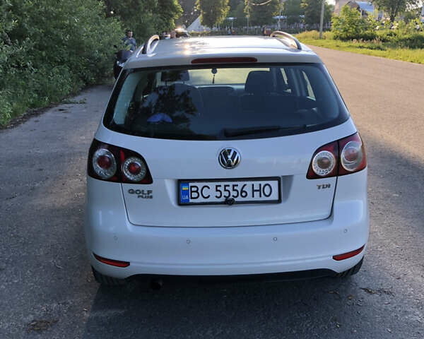 Белый Фольксваген Гольф Плюс, объемом двигателя 1.6 л и пробегом 280 тыс. км за 8200 $, фото 5 на Automoto.ua