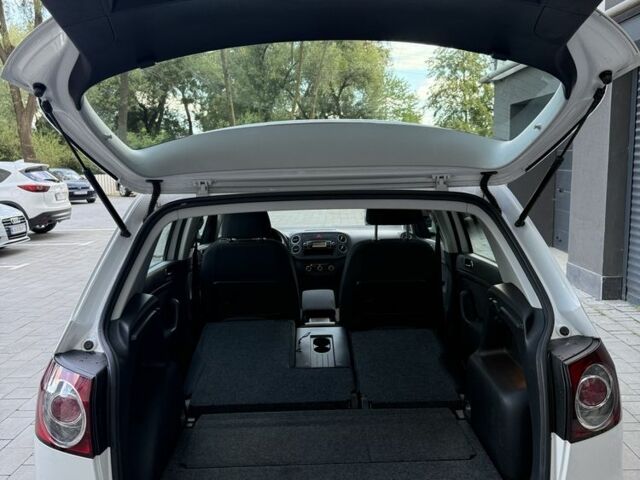 Білий Фольксваген Golf Plus, об'ємом двигуна 1.4 л та пробігом 260 тис. км за 6800 $, фото 9 на Automoto.ua