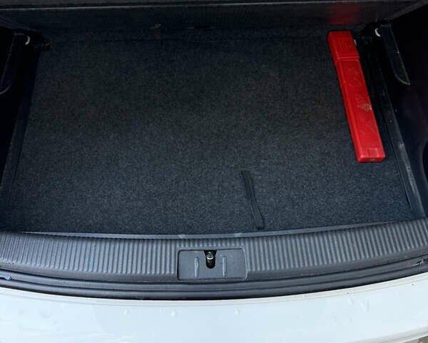 Белый Фольксваген Гольф Плюс, объемом двигателя 1.39 л и пробегом 260 тыс. км за 6900 $, фото 18 на Automoto.ua