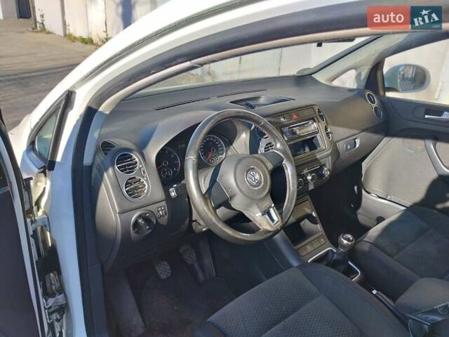 Белый Фольксваген Гольф Плюс, объемом двигателя 1.6 л и пробегом 200 тыс. км за 6900 $, фото 14 на Automoto.ua