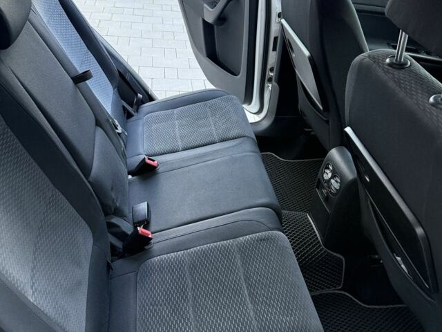 Білий Фольксваген Golf Plus, об'ємом двигуна 1.4 л та пробігом 260 тис. км за 6800 $, фото 13 на Automoto.ua