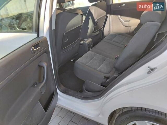 Белый Фольксваген Гольф Плюс, объемом двигателя 1.6 л и пробегом 200 тыс. км за 6900 $, фото 7 на Automoto.ua