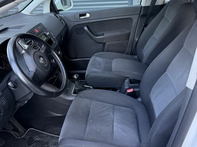 Білий Фольксваген Golf Plus, об'ємом двигуна 1.4 л та пробігом 260 тис. км за 6800 $, фото 17 на Automoto.ua