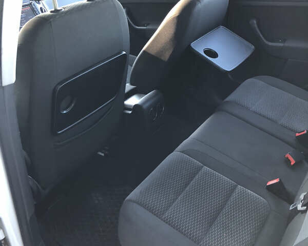 Белый Фольксваген Гольф Плюс, объемом двигателя 1.6 л и пробегом 280 тыс. км за 8200 $, фото 12 на Automoto.ua