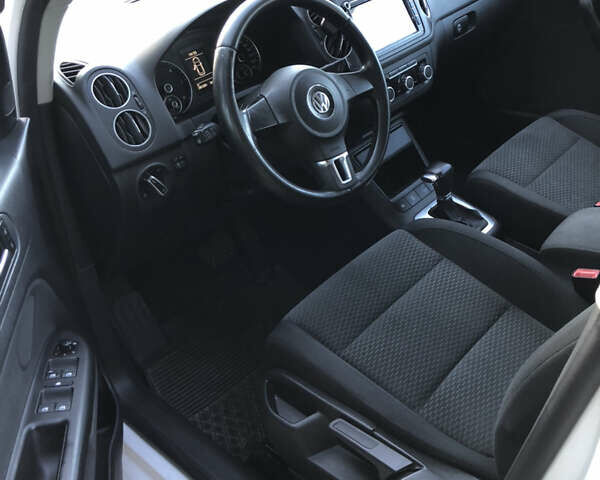 Белый Фольксваген Гольф Плюс, объемом двигателя 1.6 л и пробегом 280 тыс. км за 8200 $, фото 11 на Automoto.ua