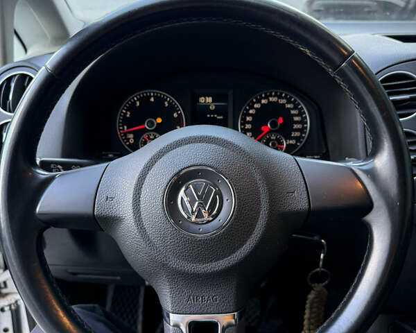 Белый Фольксваген Гольф Плюс, объемом двигателя 1.39 л и пробегом 260 тыс. км за 6900 $, фото 7 на Automoto.ua