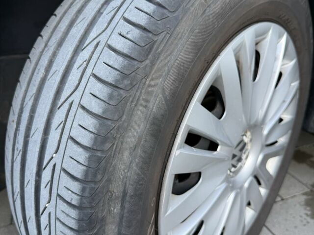 Білий Фольксваген Golf Plus, об'ємом двигуна 1.4 л та пробігом 260 тис. км за 6800 $, фото 22 на Automoto.ua