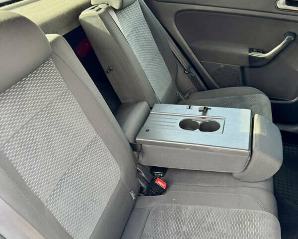 Білий Фольксваген Golf Plus, об'ємом двигуна 1.6 л та пробігом 263 тис. км за 8200 $, фото 17 на Automoto.ua