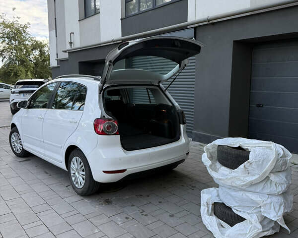 Белый Фольксваген Гольф Плюс, объемом двигателя 1.39 л и пробегом 260 тыс. км за 6900 $, фото 17 на Automoto.ua