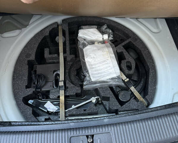 Белый Фольксваген Гольф Плюс, объемом двигателя 1.39 л и пробегом 260 тыс. км за 6900 $, фото 19 на Automoto.ua