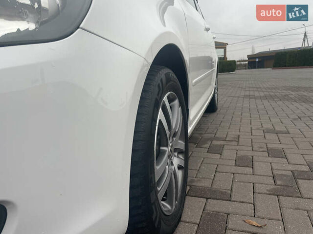 Белый Фольксваген Гольф Плюс, объемом двигателя 1.6 л и пробегом 236 тыс. км за 7500 $, фото 29 на Automoto.ua