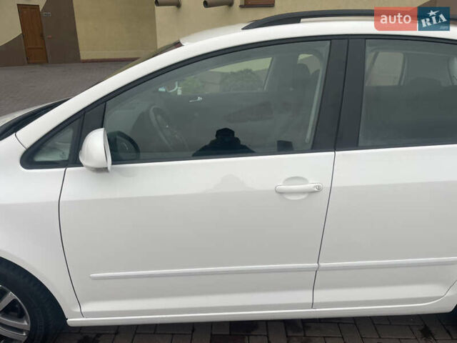 Белый Фольксваген Гольф Плюс, объемом двигателя 1.6 л и пробегом 236 тыс. км за 7500 $, фото 26 на Automoto.ua
