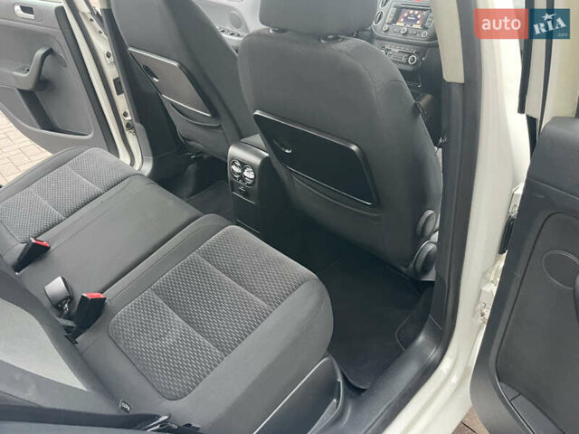 Белый Фольксваген Гольф Плюс, объемом двигателя 1.6 л и пробегом 236 тыс. км за 7500 $, фото 68 на Automoto.ua