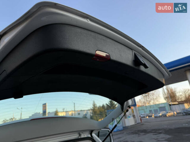 Белый Фольксваген Гольф Плюс, объемом двигателя 1.6 л и пробегом 200 тыс. км за 7999 $, фото 33 на Automoto.ua