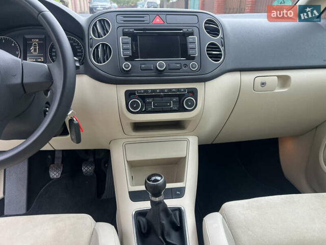 Белый Фольксваген Гольф Плюс, объемом двигателя 1.6 л и пробегом 195 тыс. км за 8950 $, фото 66 на Automoto.ua