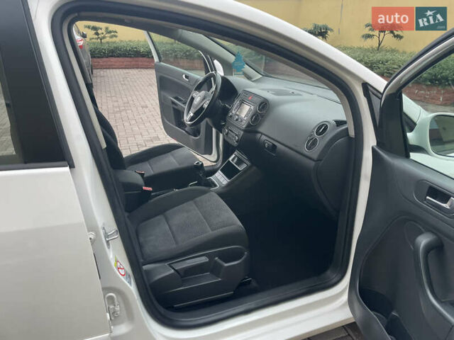 Белый Фольксваген Гольф Плюс, объемом двигателя 1.6 л и пробегом 236 тыс. км за 7500 $, фото 66 на Automoto.ua