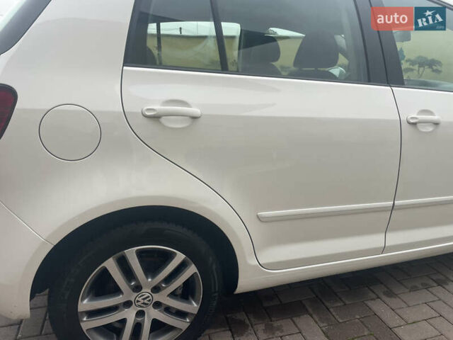 Белый Фольксваген Гольф Плюс, объемом двигателя 1.6 л и пробегом 236 тыс. км за 7500 $, фото 40 на Automoto.ua
