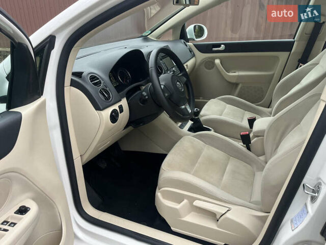 Белый Фольксваген Гольф Плюс, объемом двигателя 1.6 л и пробегом 195 тыс. км за 8950 $, фото 54 на Automoto.ua