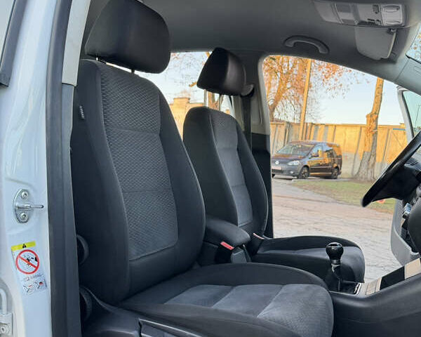 Белый Фольксваген Гольф Плюс, объемом двигателя 1.6 л и пробегом 200 тыс. км за 7999 $, фото 27 на Automoto.ua