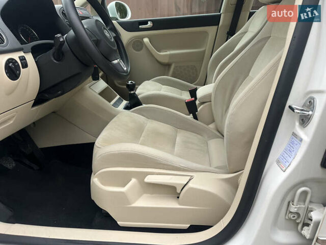 Белый Фольксваген Гольф Плюс, объемом двигателя 1.6 л и пробегом 195 тыс. км за 8950 $, фото 55 на Automoto.ua